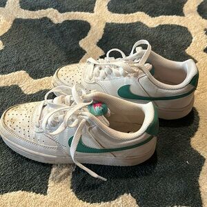 Nike!!! Read caption!